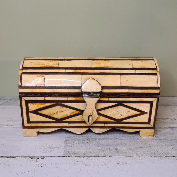 Camel Bone Inlay Box - Picture 2 of 11